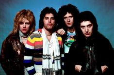 Queen publica su álbum A Day At The Races